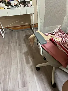 Mina048 webcam
