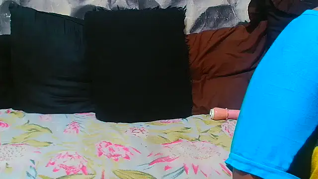 AfricanBigAssxx98 webcam
