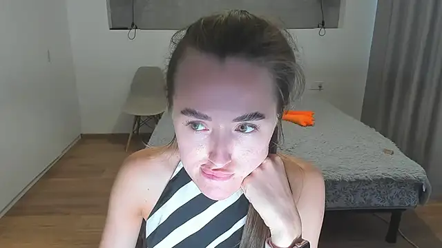 MiaMoll77 webcam