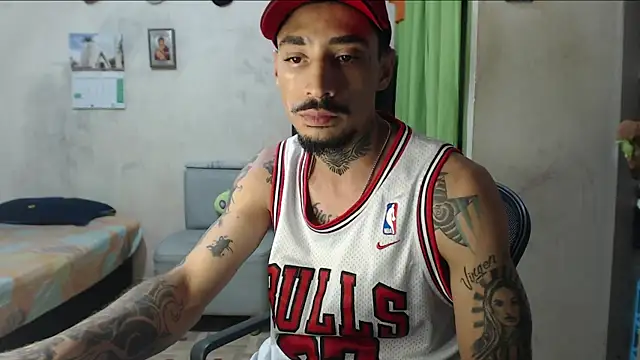emiliano_hottt webcam