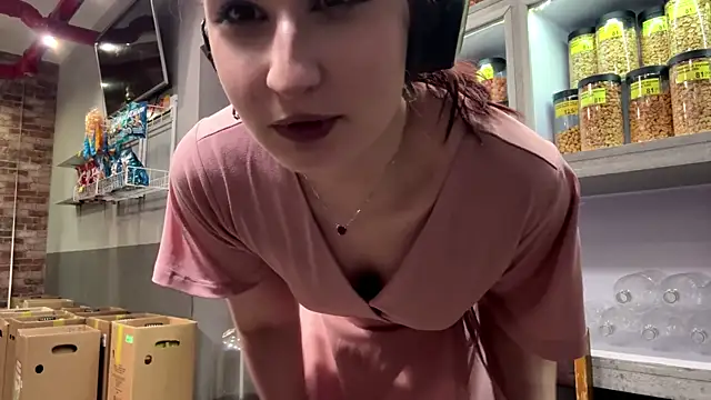 SuzanMoote live sex cam