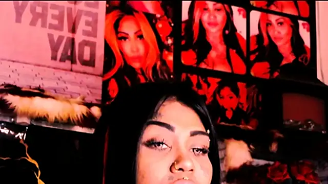 indian_dreamgirl webcam