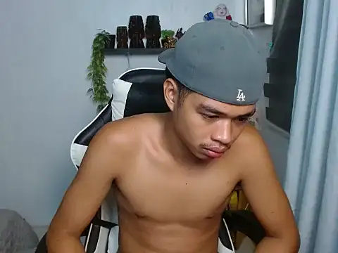 curlyasian_njxx webcam