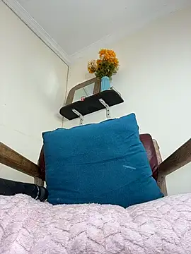 LilaRvsh live cam on StripChat