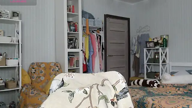 BloomingAllure live cam on StripChat