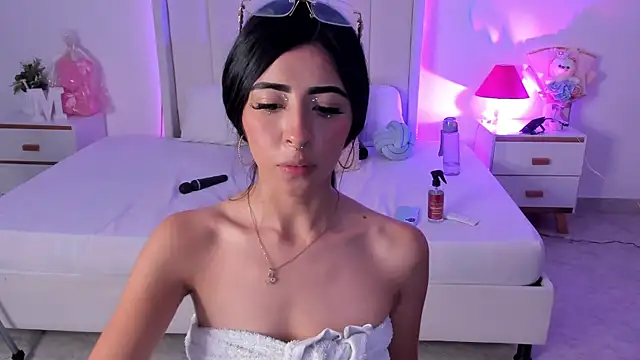 Mirandaa_Rogers webcam