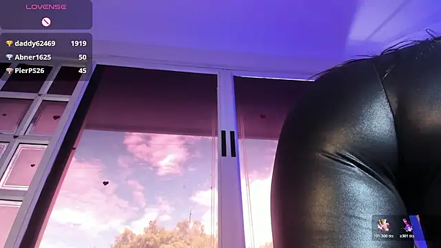 AlissaJoness webcam