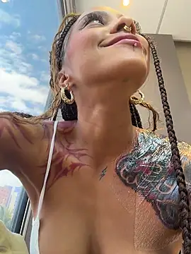 LizStorm_ webcam