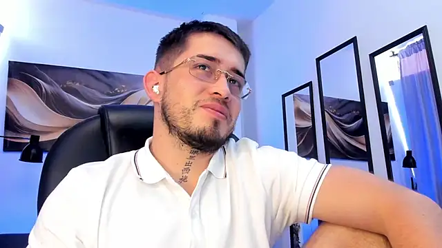 Tommas_Jhonson webcam