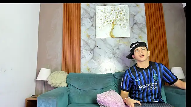 GOLDEN_BOSS webcam