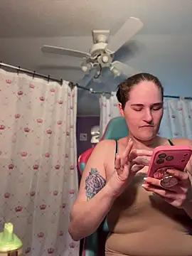lolabunny9 (F milf) - Toys ON. Buzz my clit with my lovense