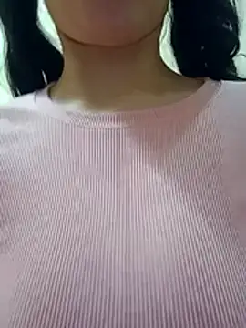 molymeneses live cam on StripChat