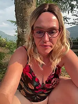 Nadja_Noir webcam