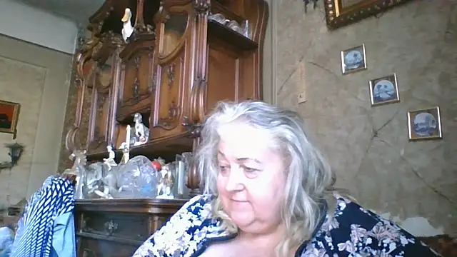 Lala-Love56 webcam