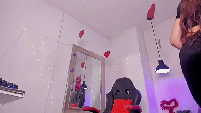 angel_hardy_dl booty shaking cam room