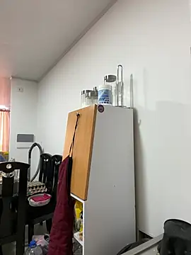 Pretty__Milf webcam