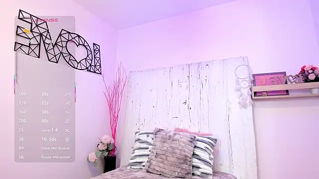 Nina_petitte webcam