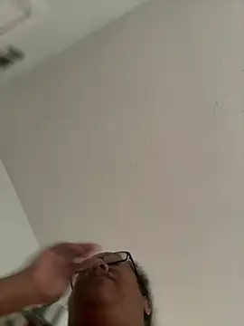 ebonyred - Ebonyred's free webcam - UK Sex Cams