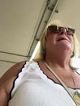 MoistCurveyChanel