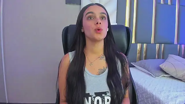 ChloeHarper_ webcam