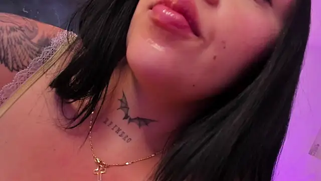 ViolettaHotLatin_ webcam