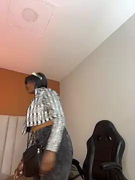 Mia_boobs24 webcam