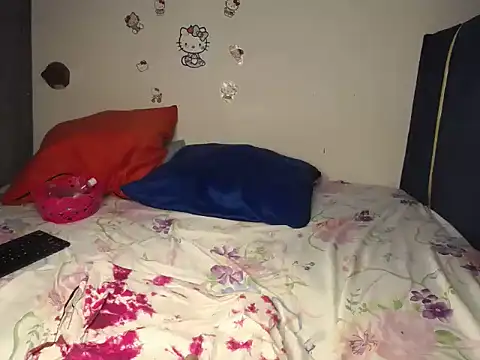 EMMAISBELLA webcam