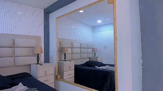 Izui_Pierce webcam