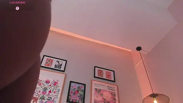 Tiffany_Low