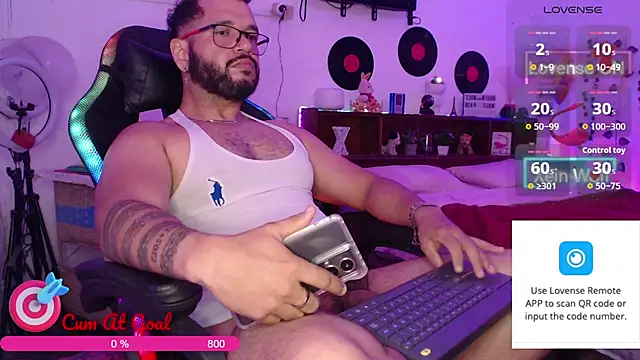 Xein_WoIf live cam on StripChat