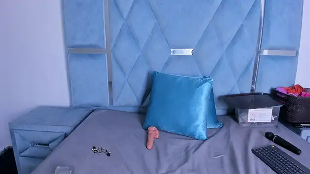 Lucy_asm webcam