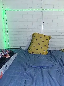 Mommy_Dirty_Boy webcam
