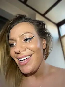 KrisKkiki webcam