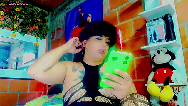 NAUTHYDOLLSEX webcam
