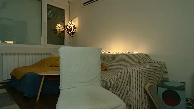amber_quell_here webcam