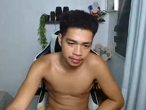 curlyasian_njxx webcam
