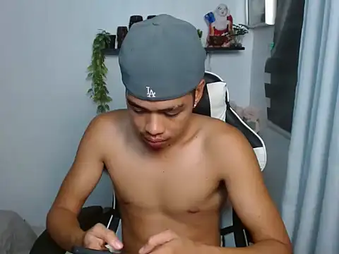 curlyasian_njxx webcam