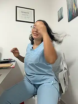 kay_lustywife (F young) - Anal Plug 🔥😏