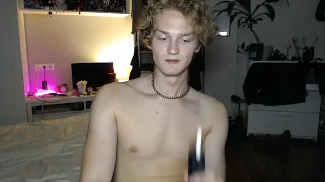 Daniel_yamm live cam on StripChat