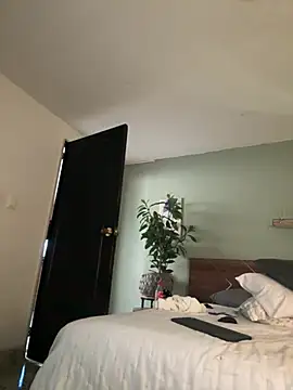 YariRose webcam