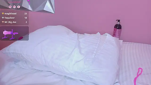 mia_gold_ webcam