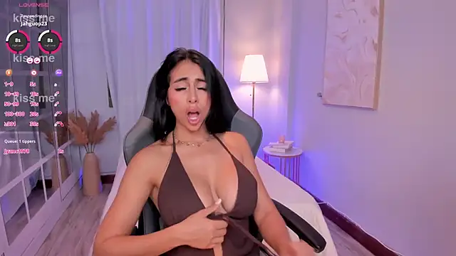 LeahJones_ webcam
