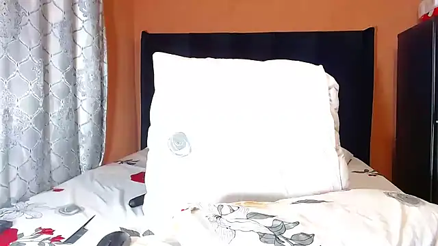 CurvyAssMandy webcam
