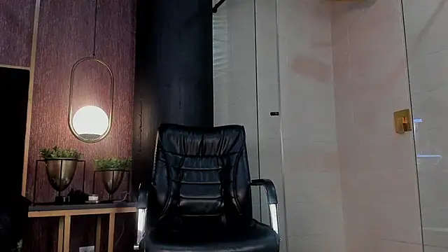 lilyth_bloom webcam