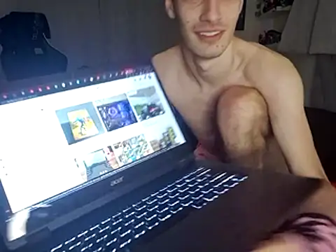 Smelly-Ewan-stinks live cam on StripChat