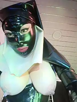 LatexDevil_Blondie webcam