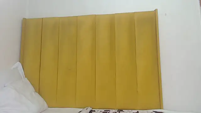 Bella_2025 webcam