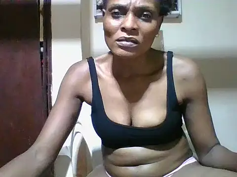 Ebonyqueen4 webcam