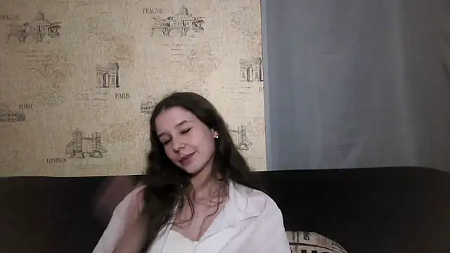 ElinoreHuxman webcam