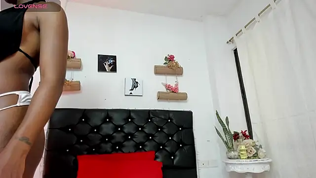 AprilBratz webcam